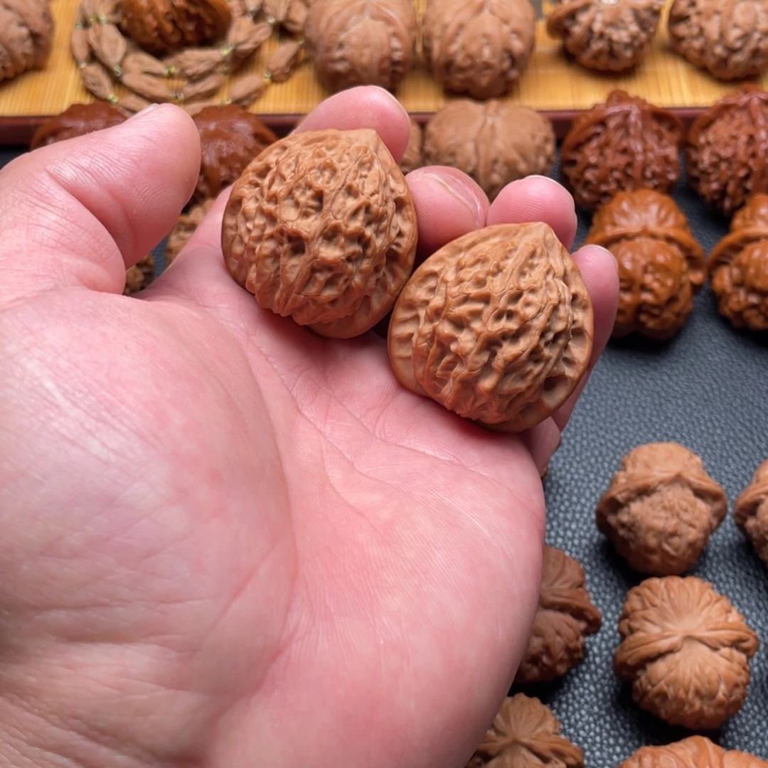 核桃文玩核桃金牛狮子头