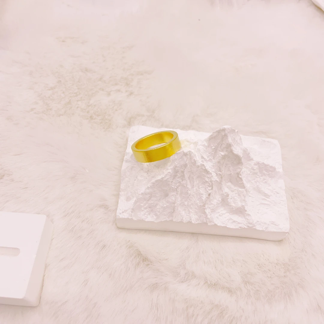 铜合金戒指 铜合金男女经典素圈戒指磨砂里外一色戒指时尚轻奢