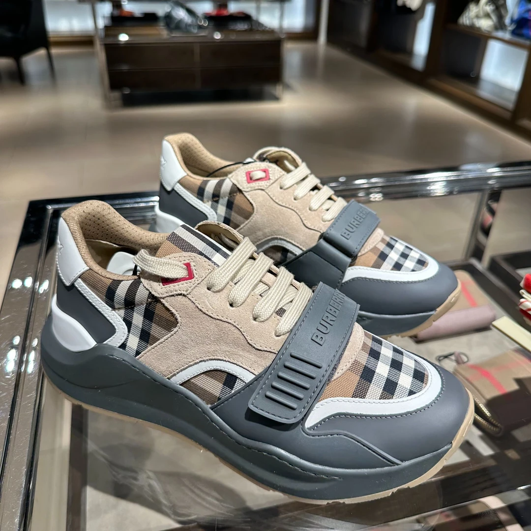 BURBERRY/博柏利Vintage 牛皮耐磨透气低帮时尚休闲鞋男款