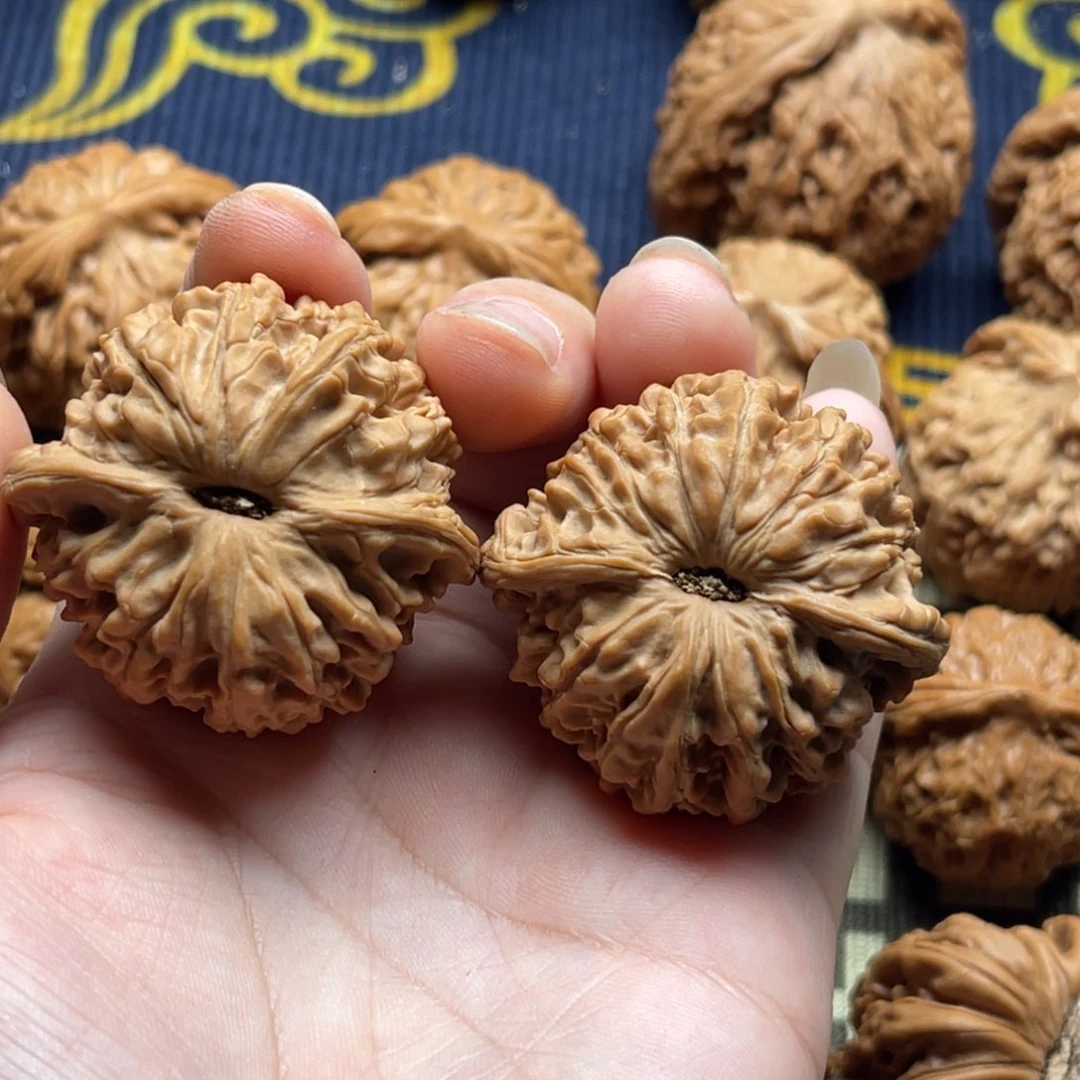 文玩核桃吊坠尘*女娲石40