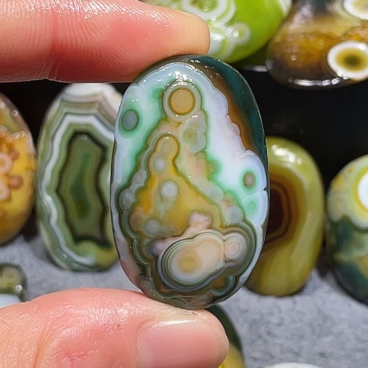 玛瑙/玉髓未镶嵌珠宝奇石