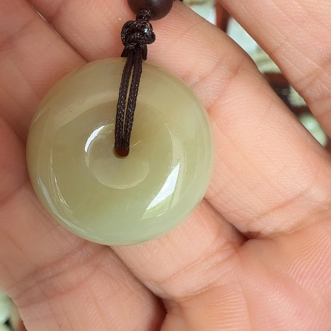 东***风岫岩老玉（透闪石质玉）未镶嵌吊坠(不含链)