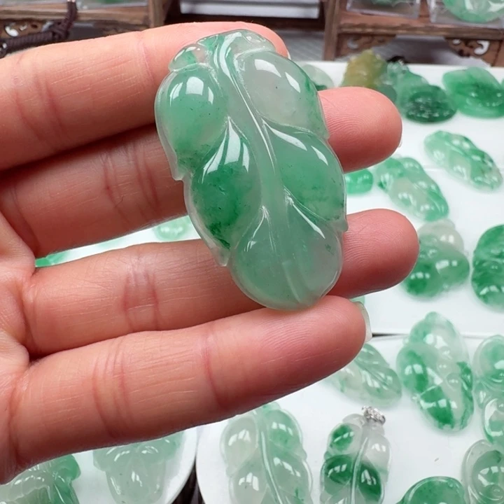 石英质玉颈饰未镶嵌