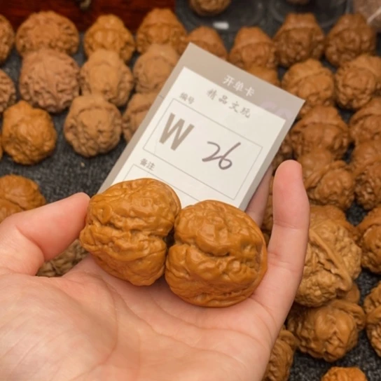 吊坠桃核我是第一百37