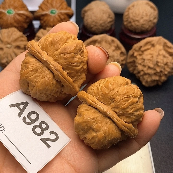 文玩核桃吊坠蛙蛙4.2