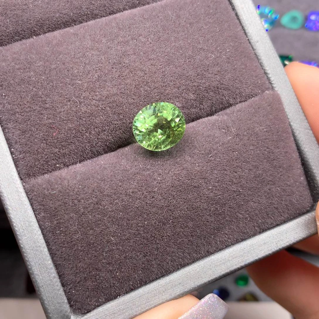 碧玺3.76克拉未镶嵌绿碧玺