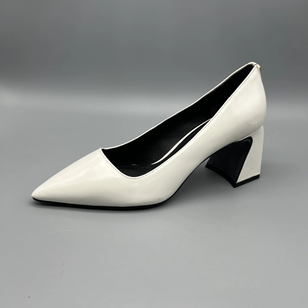 st039 露 尖头高跟鞋 百搭通勤