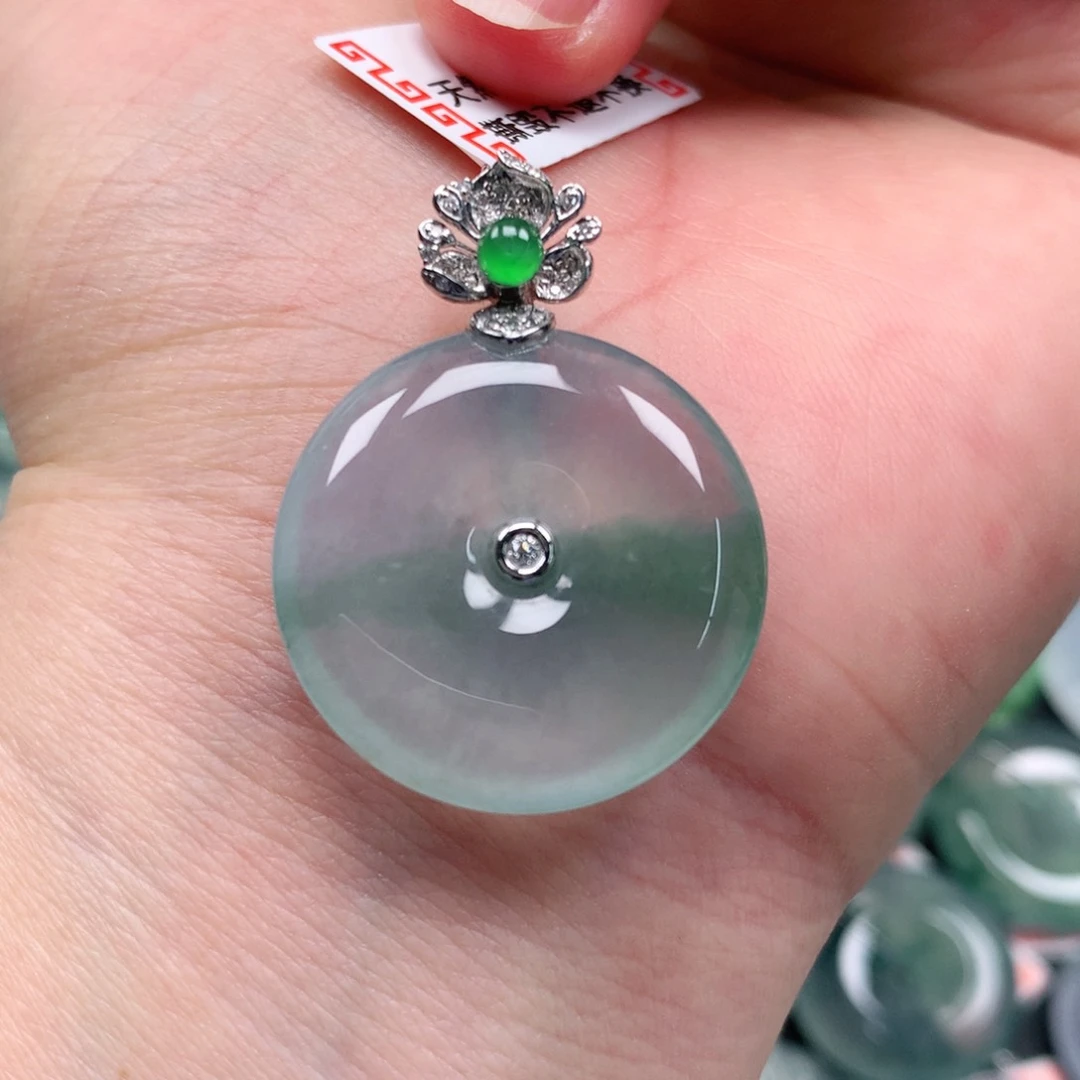 颈饰18K金镶嵌翡翠天然翡翠