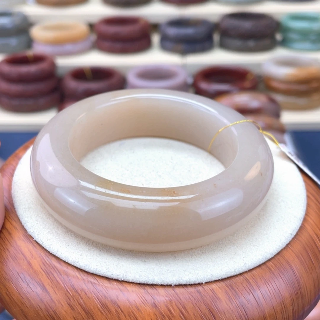 【闪购商品】石英质玉手镯未镶嵌