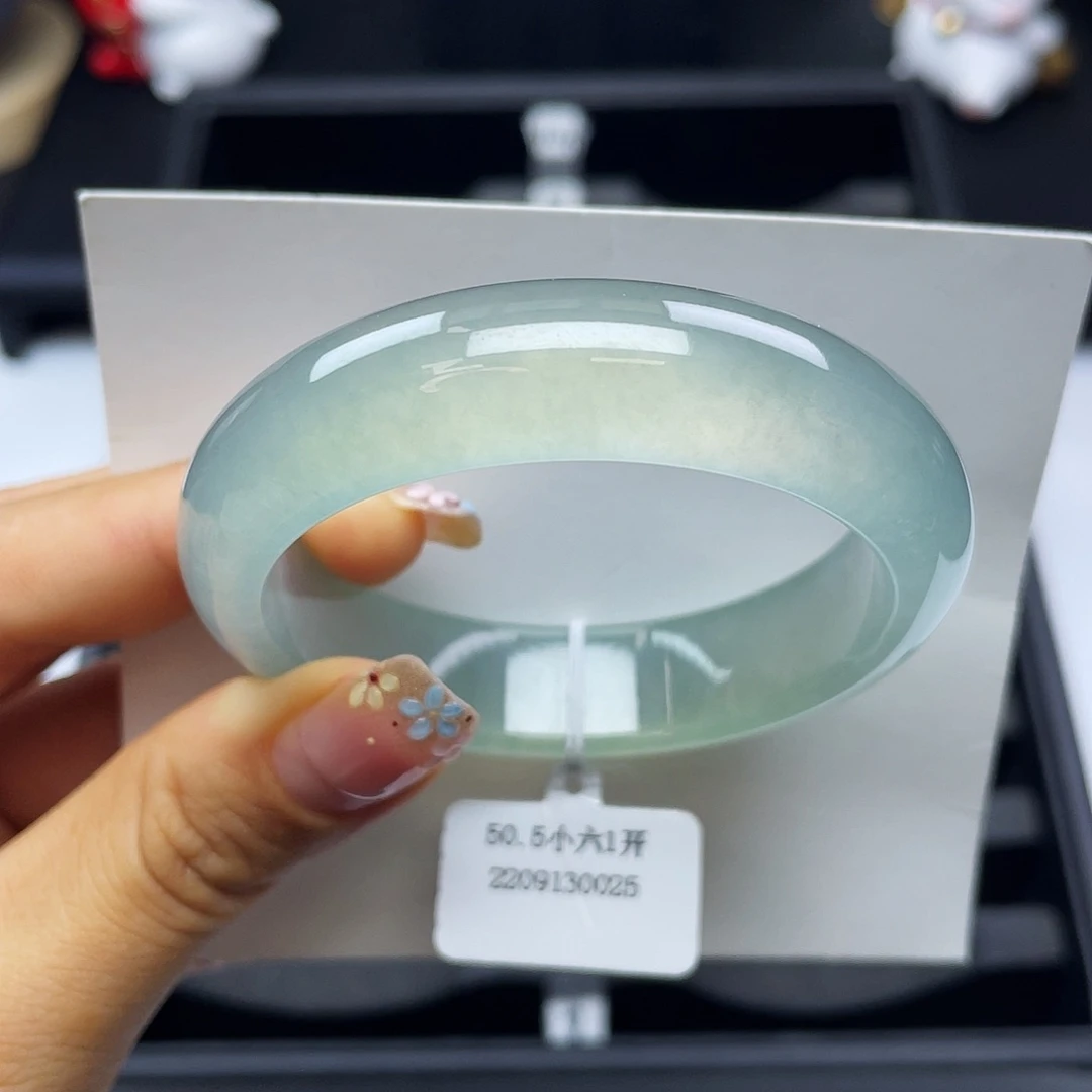 翡翠手镯未镶嵌50冰晴水正圈