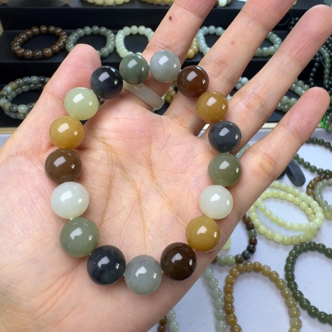 C***子和田玉未镶嵌手链