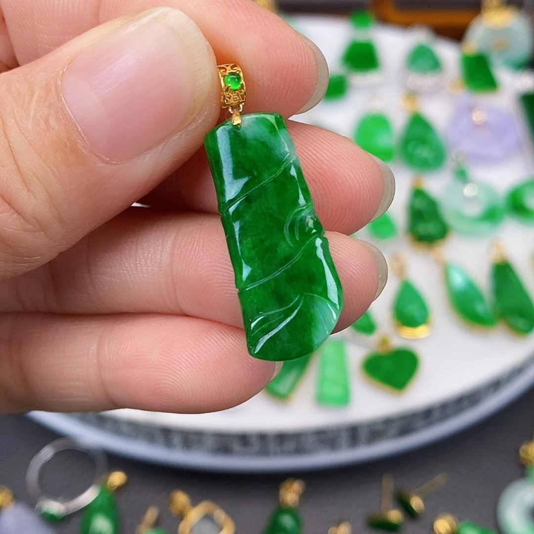 翡翠18K金镶嵌吊坠(不含链)
