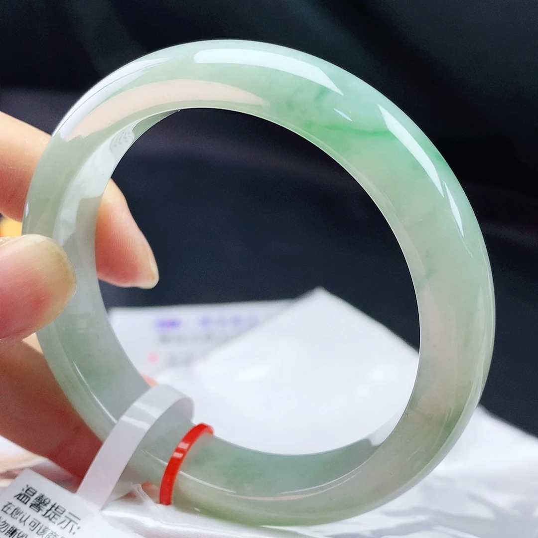 翡翠手镯未镶嵌57+圈
