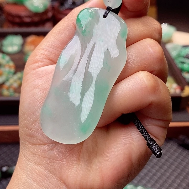 石英质玉（非洲翠）未镶嵌挂件