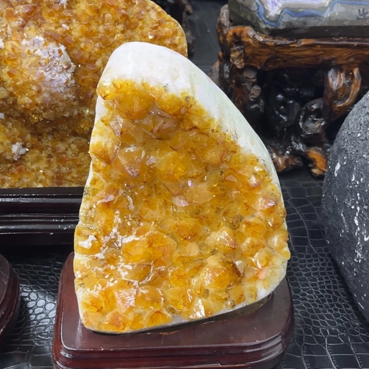 水晶珠宝半成品未镶嵌黄金屏风