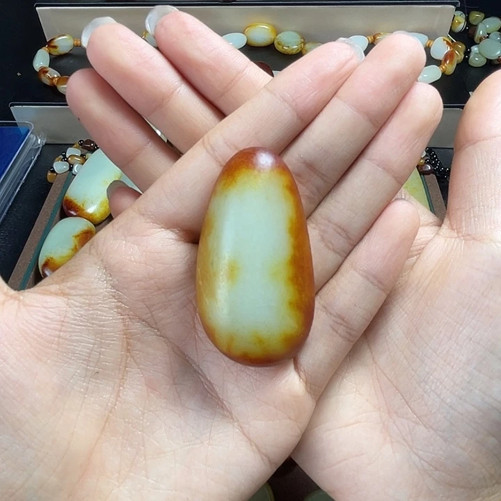 和田玉未镶嵌颈饰秋*哥