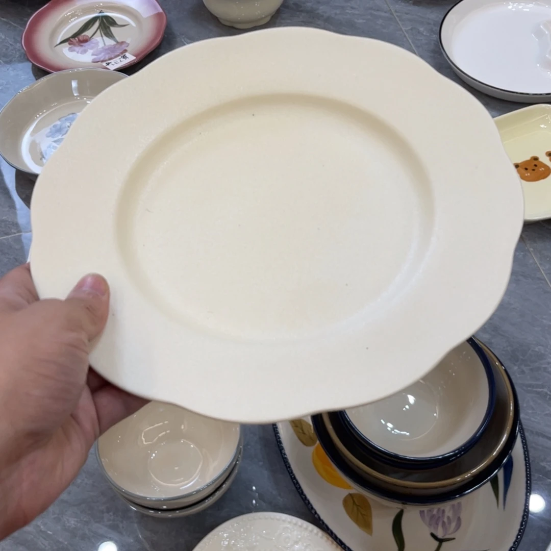陶瓷微瑕餐具介意勿拍，满18飞！