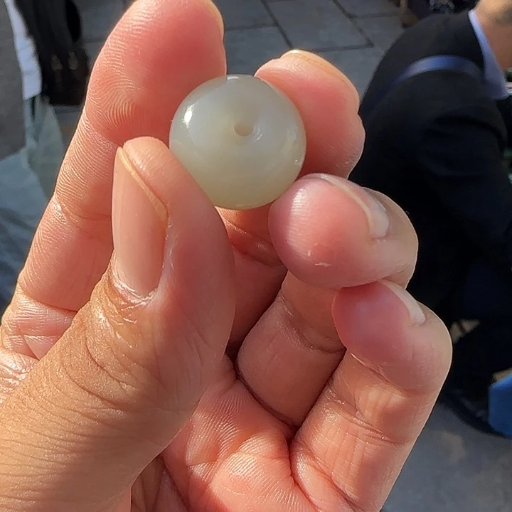 颈饰未镶嵌和田玉新疆且末白