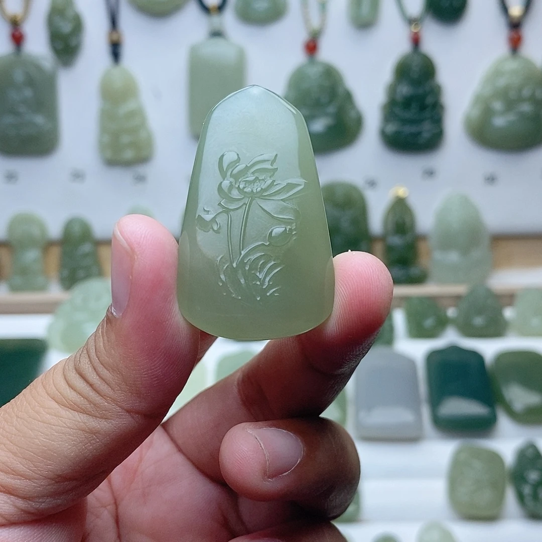 和田玉未镶嵌颈饰