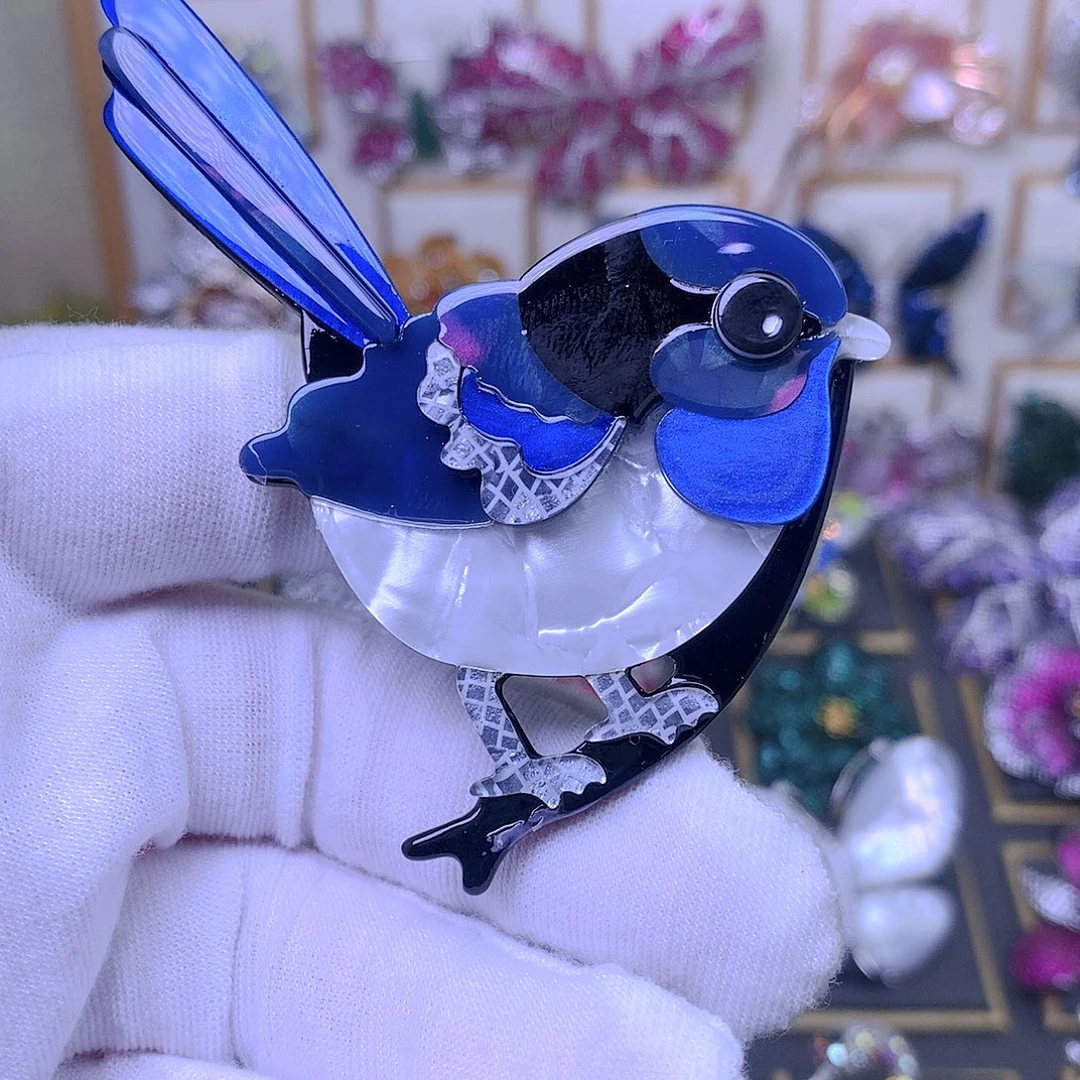 合成立方氧化锆铜胸针