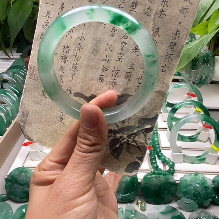 Y***n石英质玉未镶嵌手镯