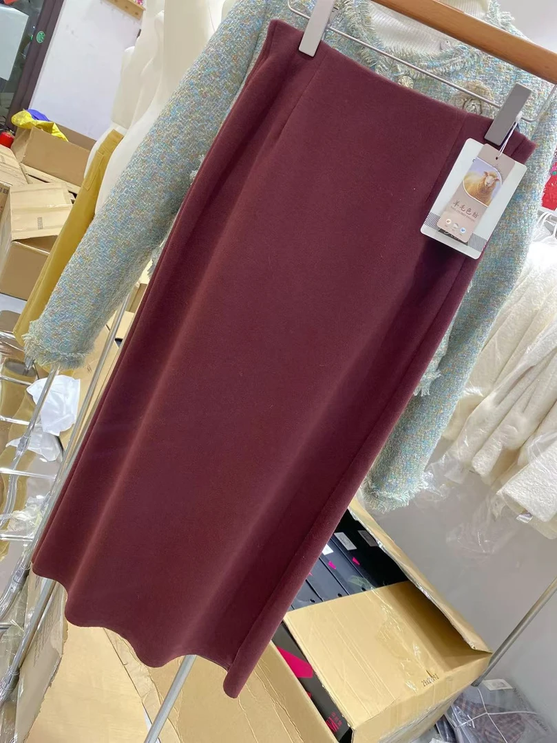 9585#时尚安哥拉红长款半裙