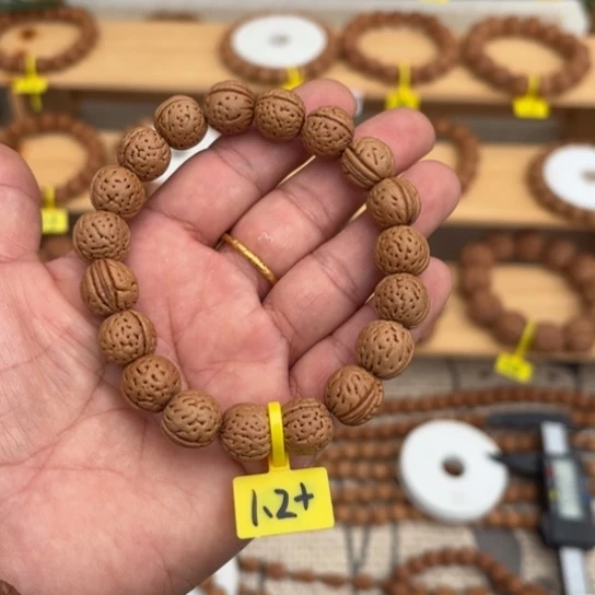 木质非金属矮桩野生桃核