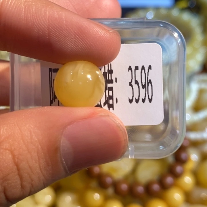 琥珀未镶嵌珠宝奇石3596