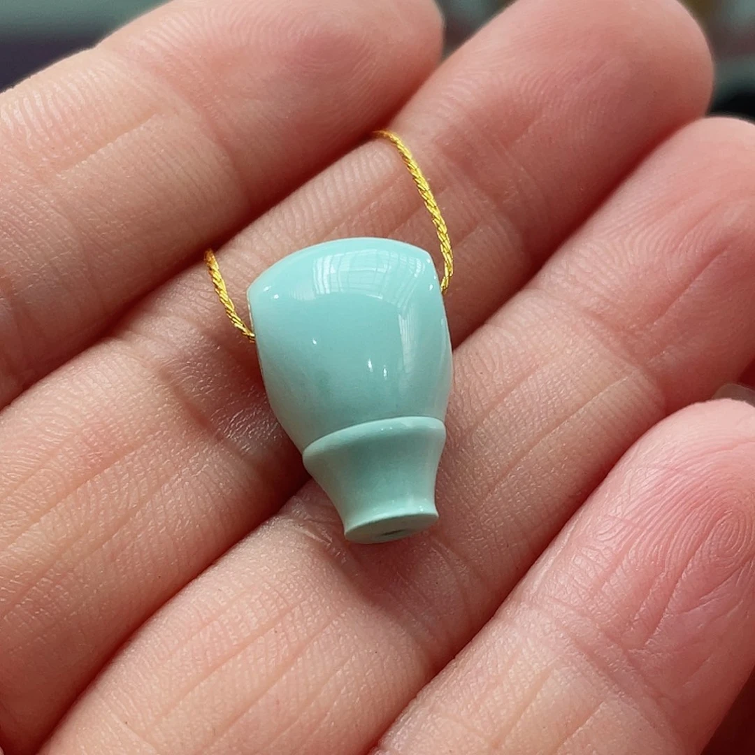 绿松石颈饰未镶嵌