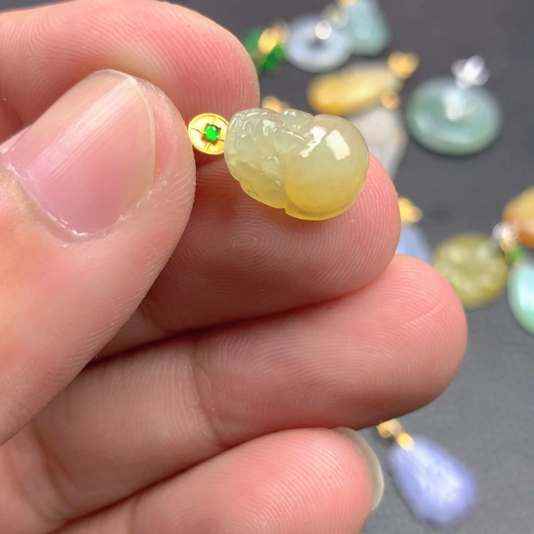 【闪购商品】颈饰18K金镶嵌翡翠翡翠