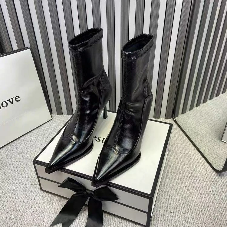 欧美复古细跟瘦瘦靴子2024秋冬新款网红气质高跟鞋漆皮尖头短靴女