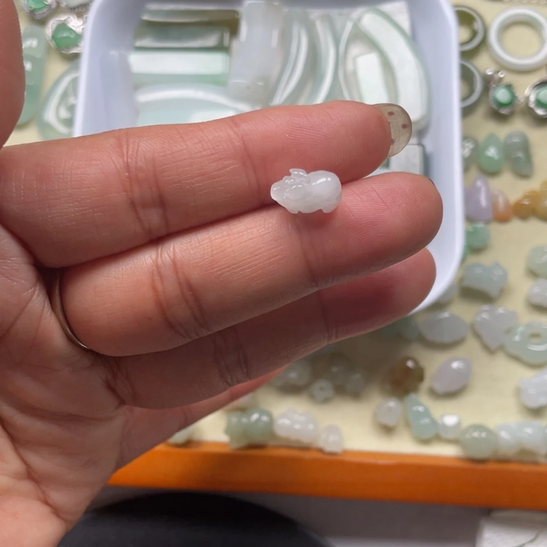 翡翠颈饰未镶嵌66677777