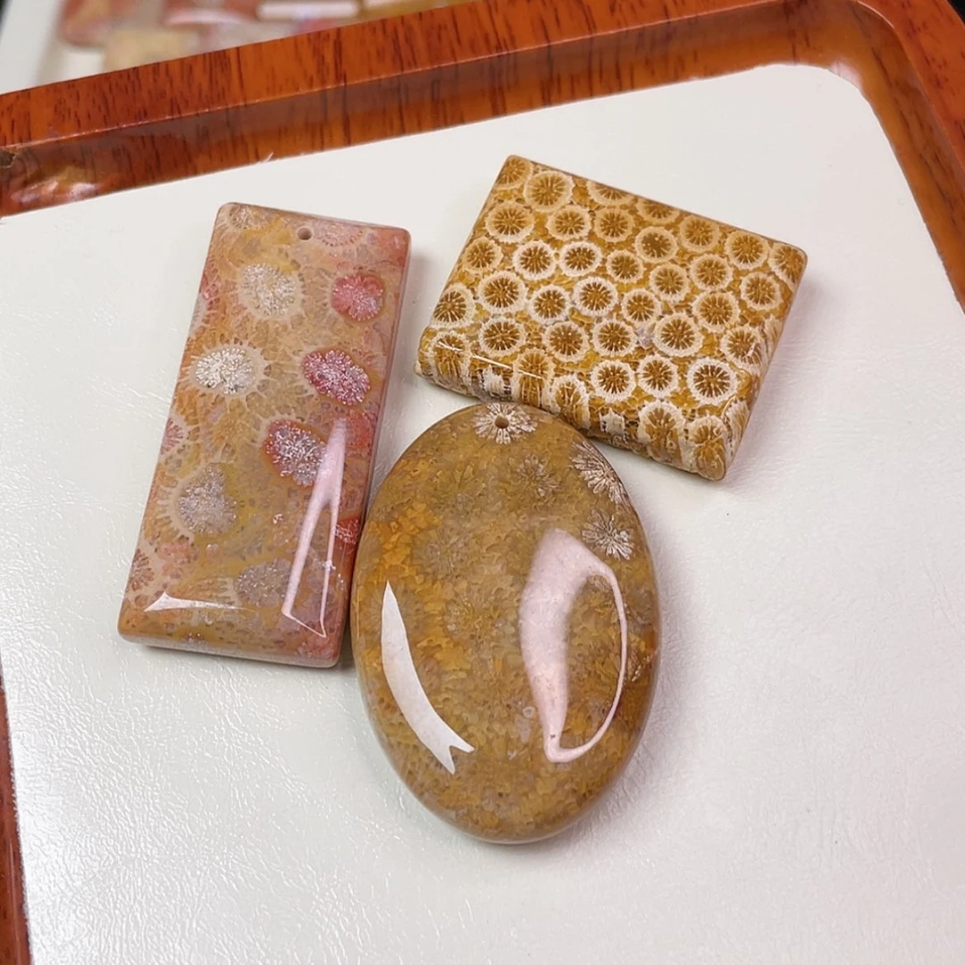 【闪购商品】未镶嵌吊坠(赠链)硅化玉