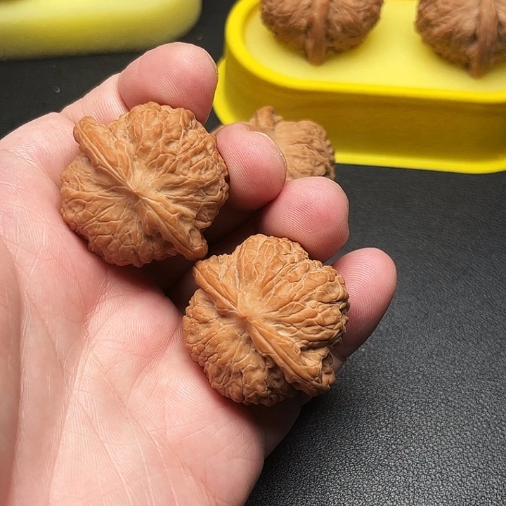 一***.文玩核桃吊坠38全品血麒麟