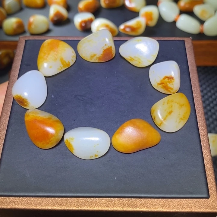 和田玉未镶嵌手串