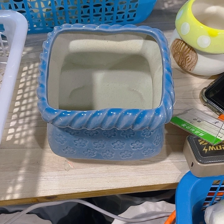 紫砂花盆多肉瑕疵盆有孔。