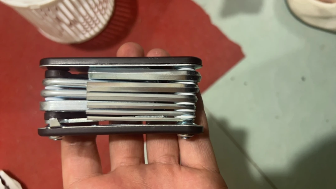 折叠多功能螺丝刀扳手内六角十字便携维修工具