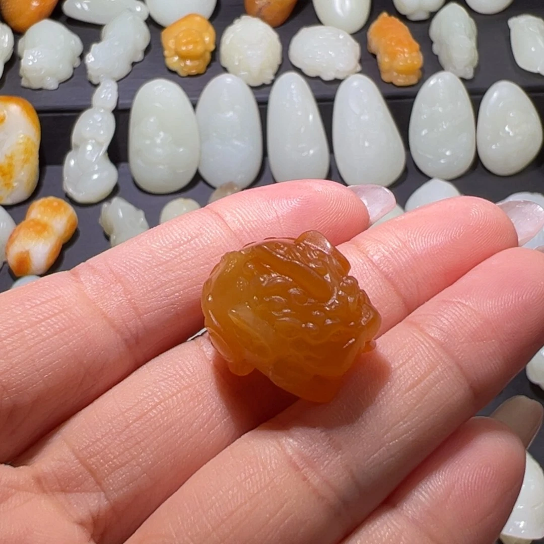 颈饰未镶嵌和田玉纤**美