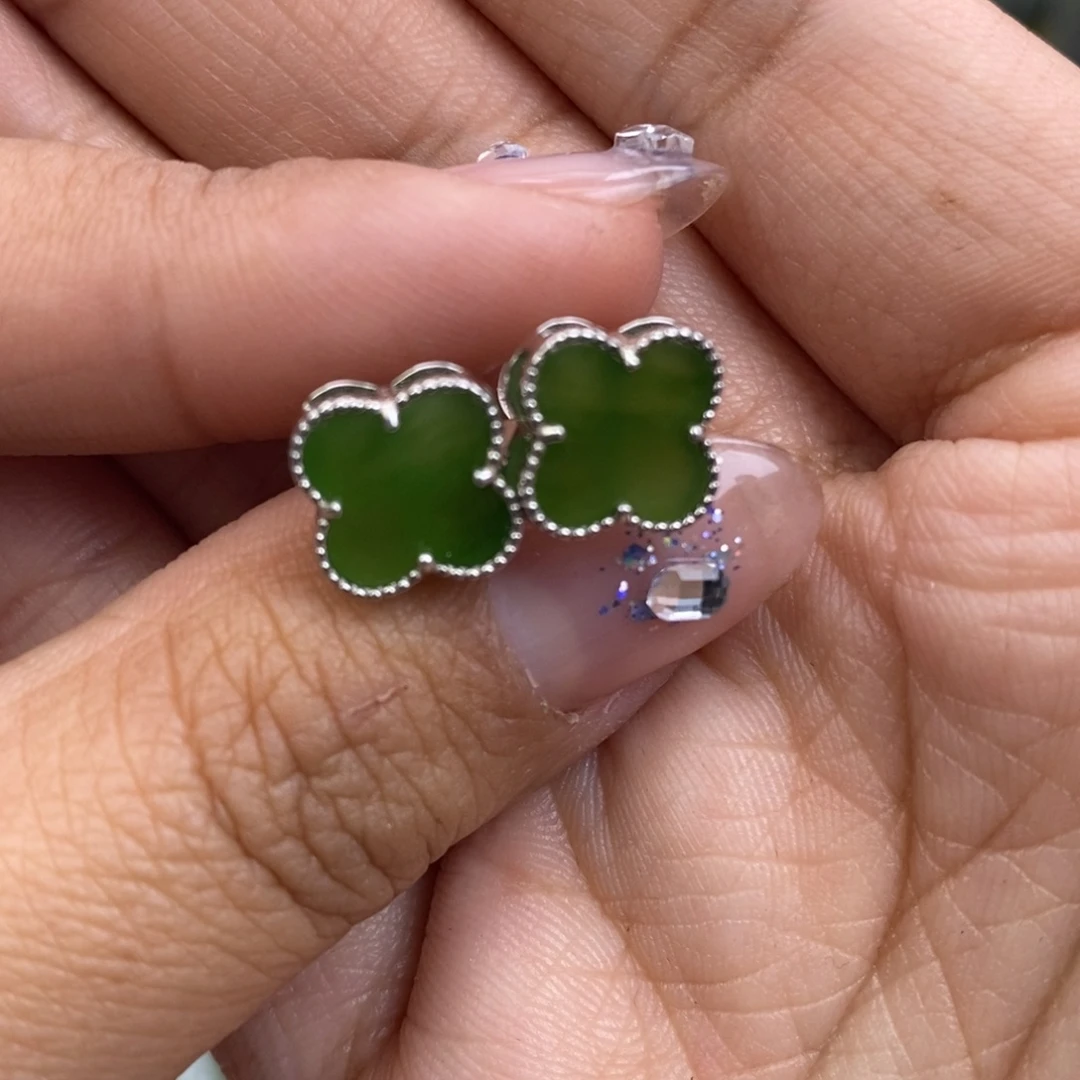 和田玉未镶嵌耳饰