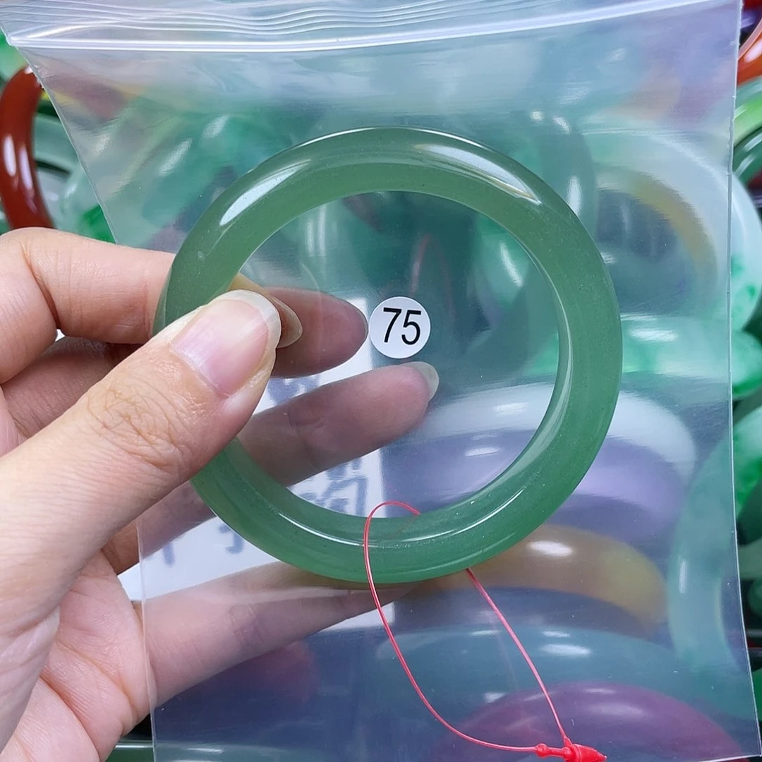 石英质玉手镯未镶嵌55