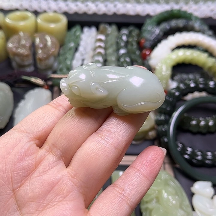 和田玉未镶嵌挂件