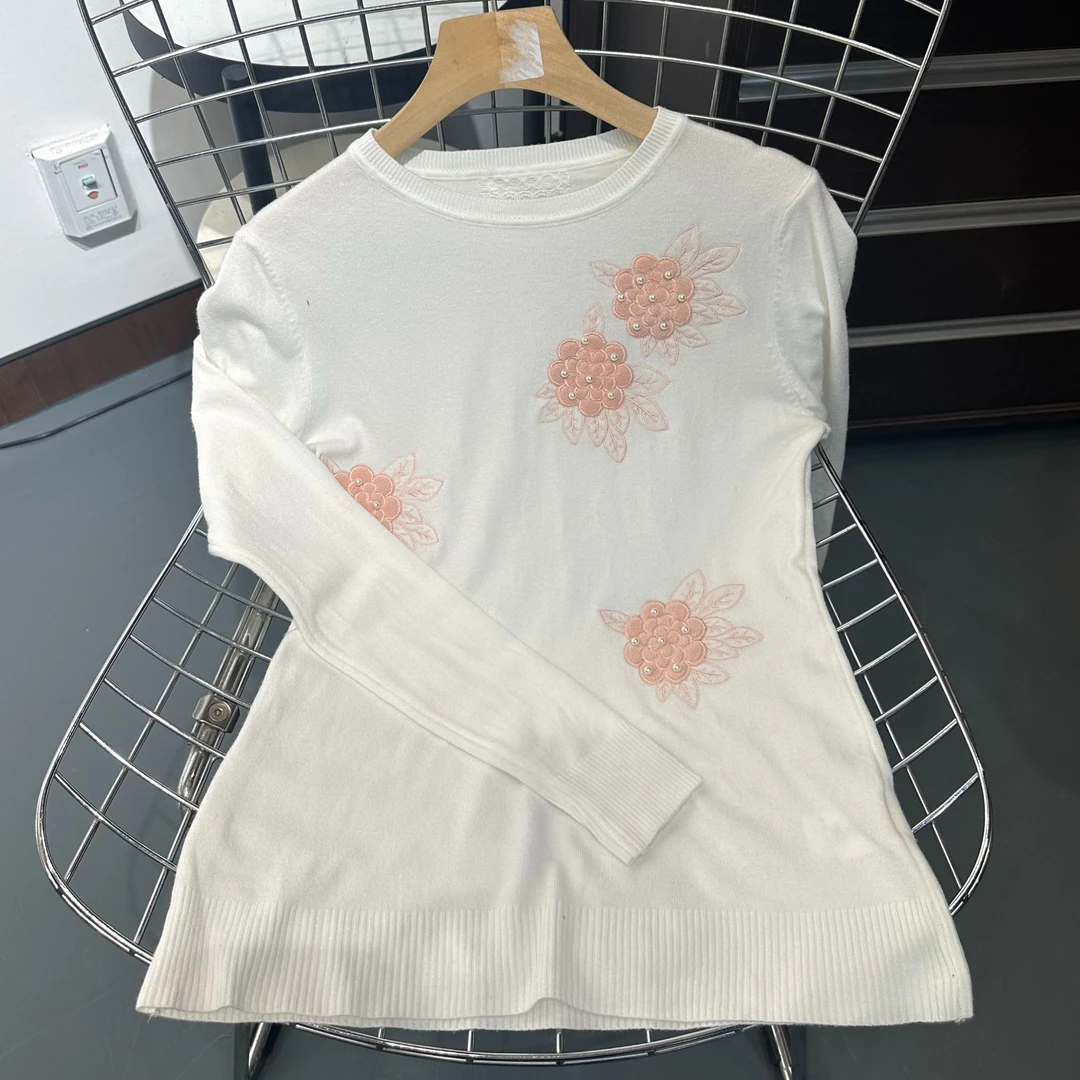 春秋款花朵图案时尚毛衣打底衫-Y085