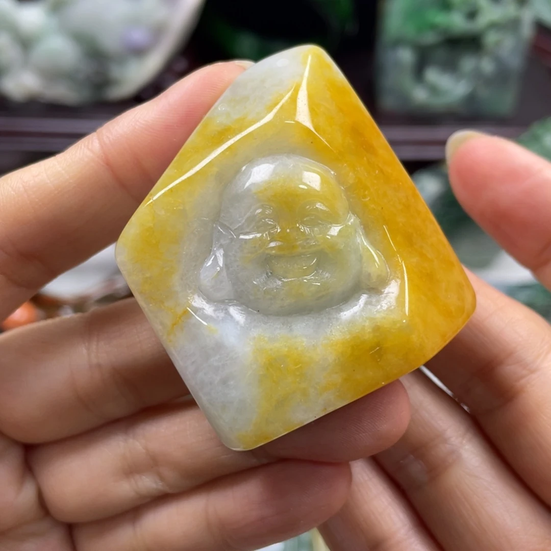 翡翠未镶嵌颈饰牌子