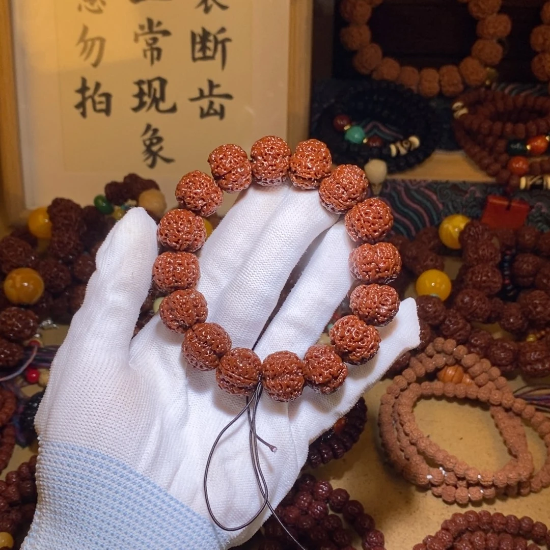 郎***下吊坠金刚菩提185玉华古龙手盘满肉精品一物