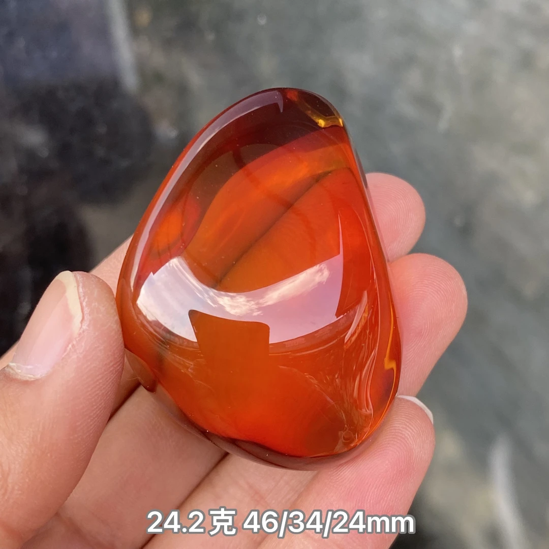 【小伊琥珀】24.2克樱桃红血珀随行吊坠