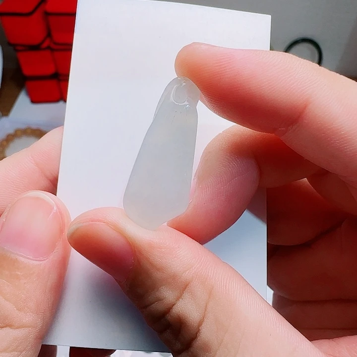 翡翠未镶嵌颈饰福瓜