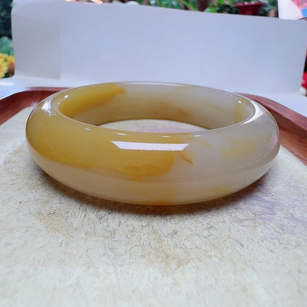 清***缘未镶嵌石英质玉（黄龙玉）手镯