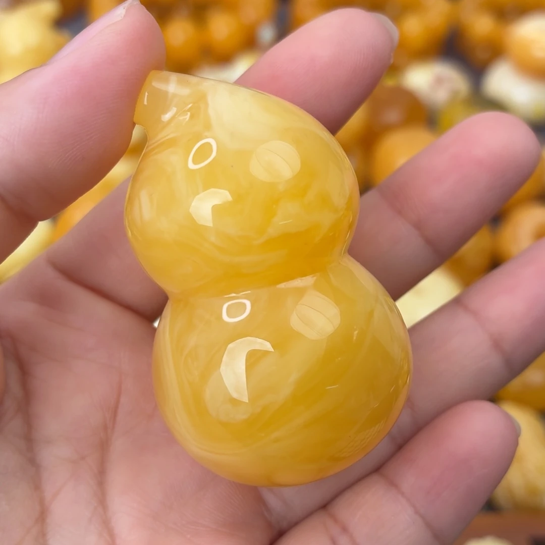 裸石虫珀未镶嵌葫芦
