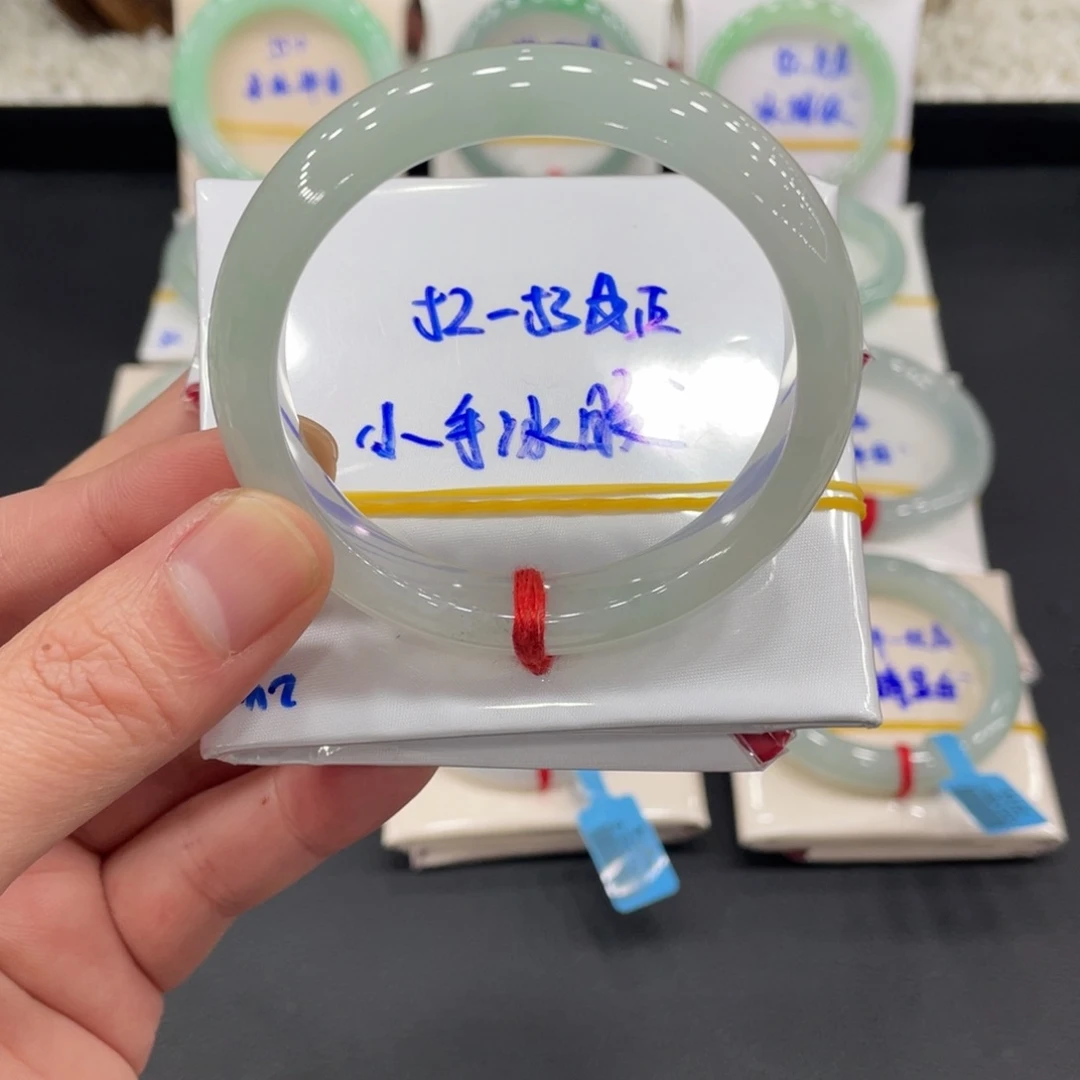 未镶嵌手镯翡翠翡翠