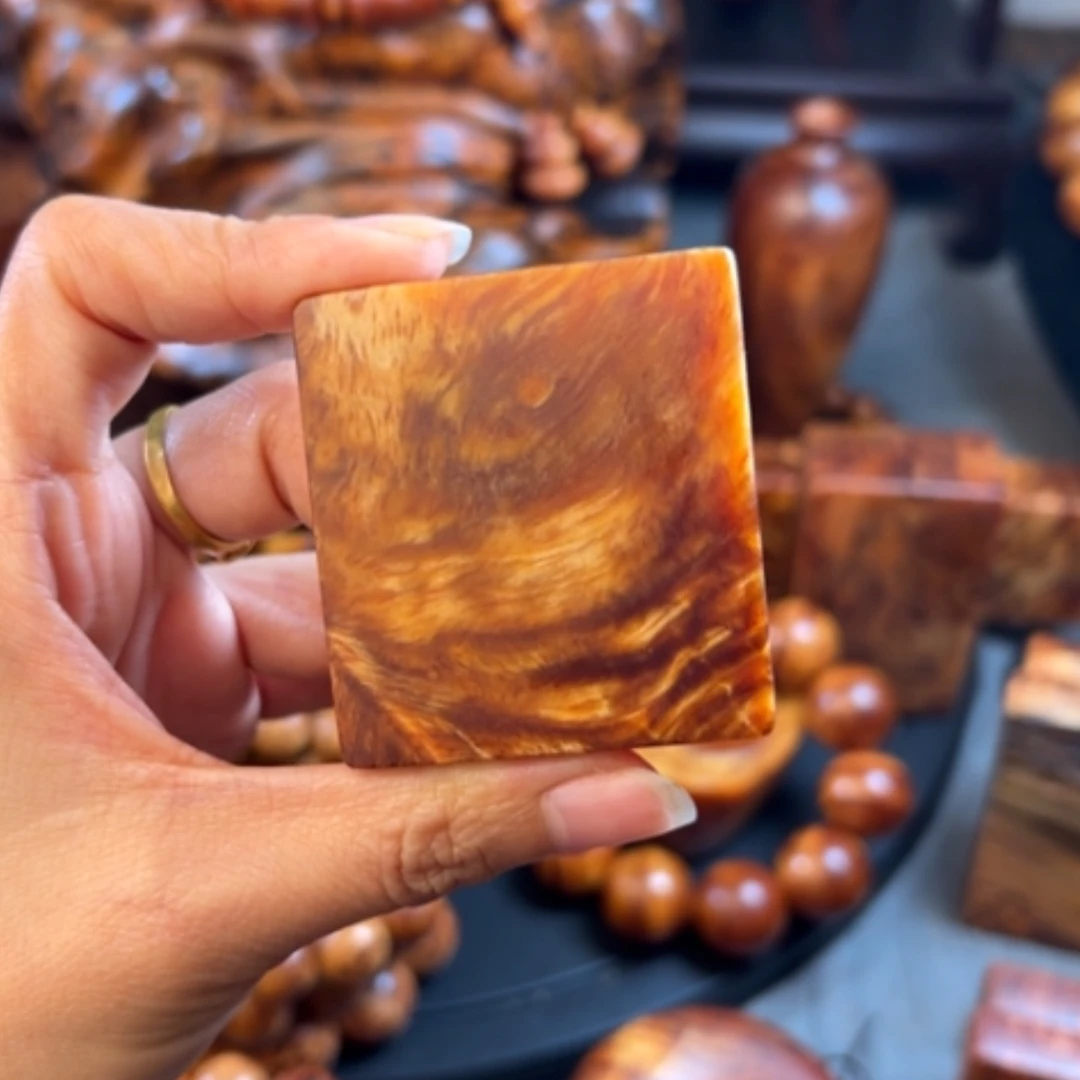 【闪购商品】松木（琥珀木）把件古****卢